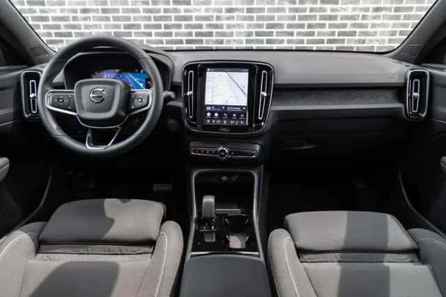 Volvo C40 (2023) thumbnail 9