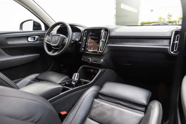 Volvo XC40 (2022) thumbnail 3