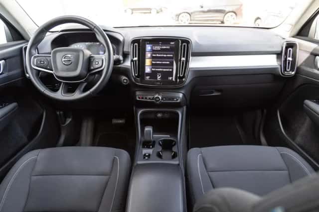 Volvo XC40 (2022) thumbnail 2