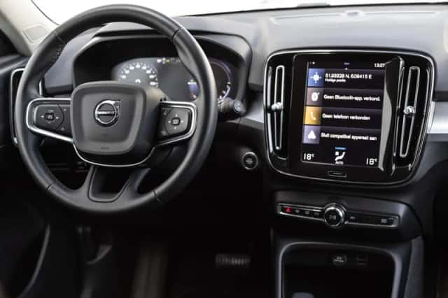 Volvo XC40 (2022) thumbnail 4