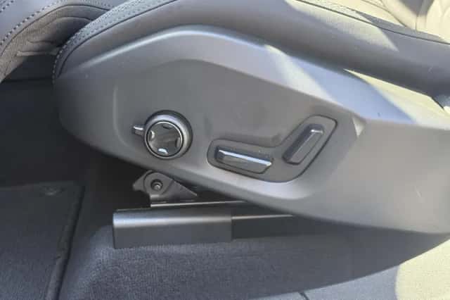 Volvo XC60 (2025) thumbnail 21