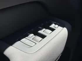 Volvo XC60 thumbnail 32