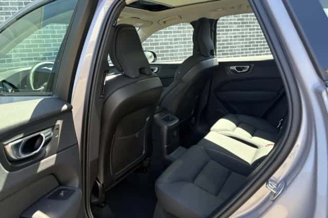 Volvo XC60 (2025) thumbnail 7