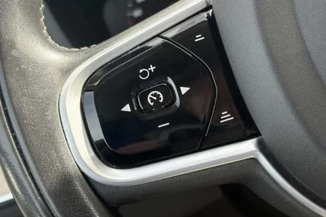 Volvo XC60 (2021) thumbnail 16