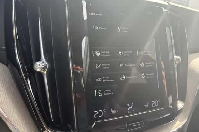 Volvo XC60 (2021) thumbnail 19