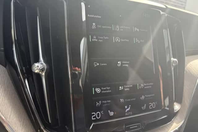 Volvo XC60 (2021) thumbnail 20