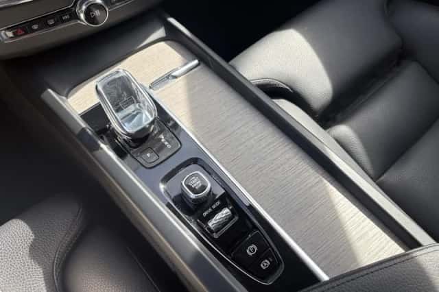 Volvo XC60 (2021) thumbnail 26