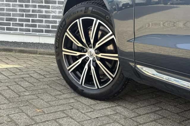 Volvo XC60 (2021) thumbnail 6