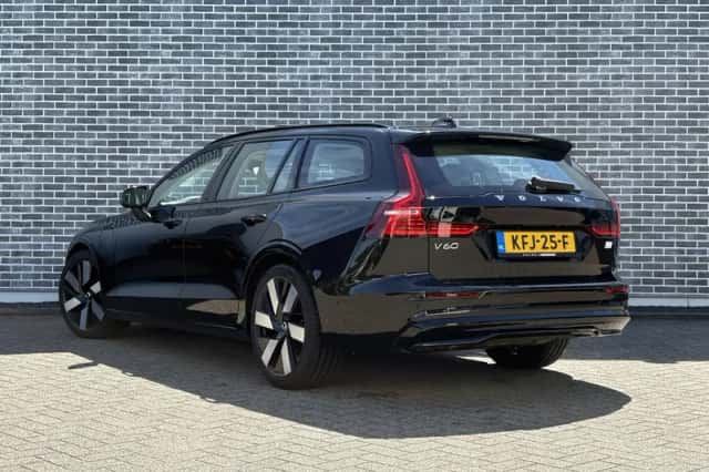 Volvo V60 (2022) thumbnail 4