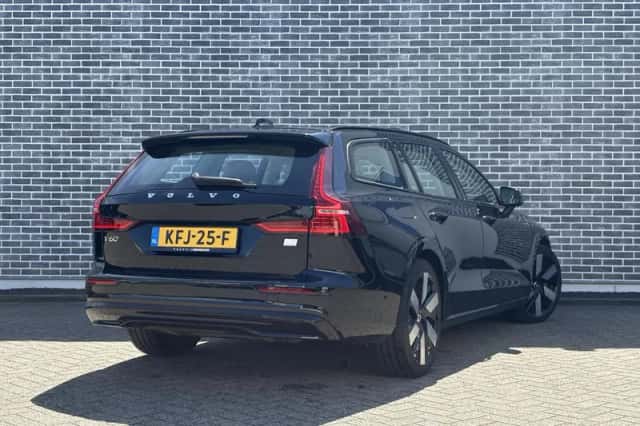 Volvo V60 (2022) thumbnail 6