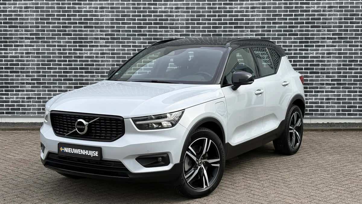 Volvo XC40 — foto 1