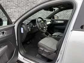 Volvo XC40 thumbnail 2