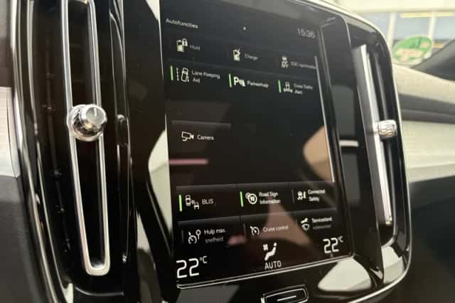 Volvo XC40 (2021) thumbnail 16