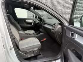 Volvo XC40 thumbnail 4