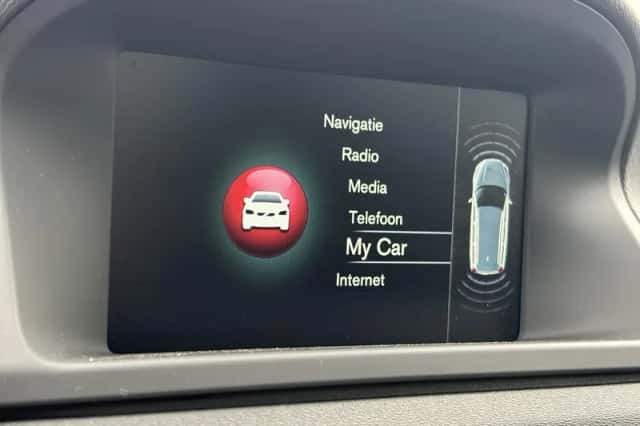 Volvo V70 (2015) thumbnail 15