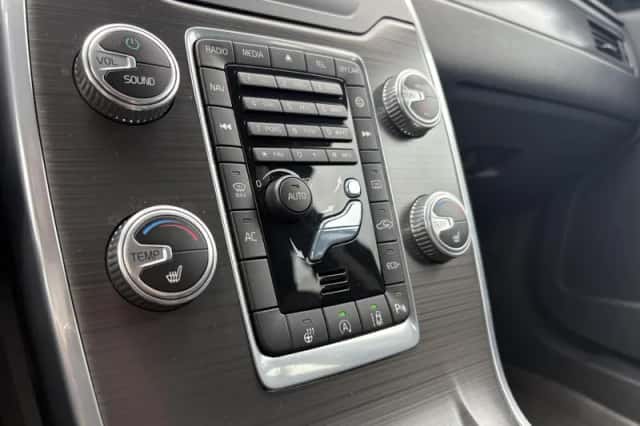 Volvo V70 (2015) thumbnail 17