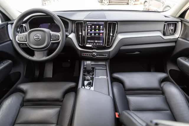 Volvo XC60 (2022) thumbnail 2