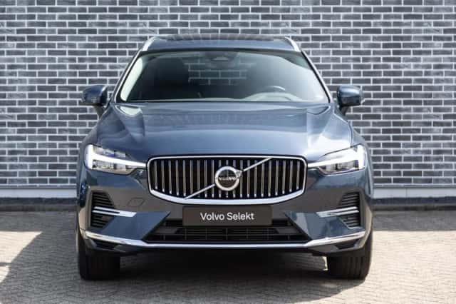 Volvo XC60 (2022) thumbnail 4