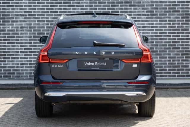 Volvo XC60 (2022) thumbnail 5
