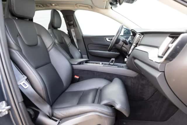 Volvo XC60 (2022) thumbnail 6