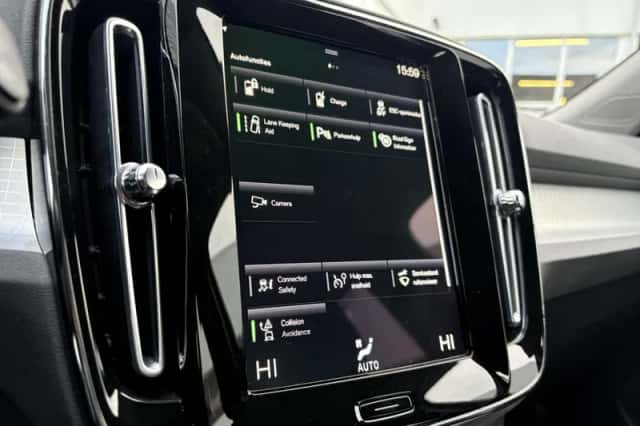 Volvo XC40 (2022) thumbnail 13