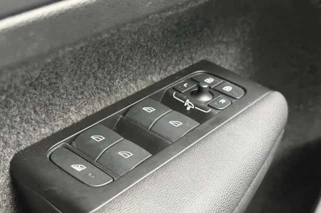 Volvo XC40 (2022) thumbnail 20