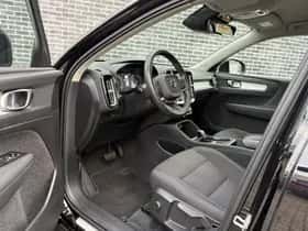 Volvo XC40 thumbnail 3