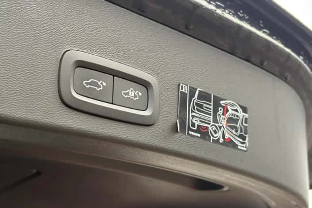 Volvo XC40 (2022) thumbnail 9