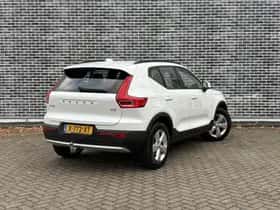 Volvo XC40 thumbnail 4