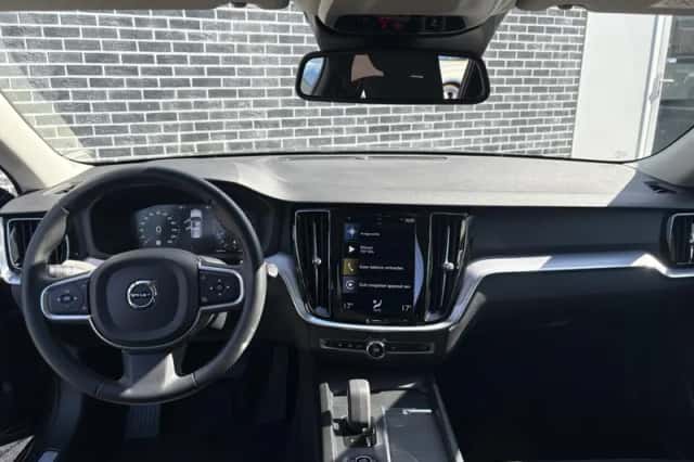 Volvo V60 (2022) thumbnail 21