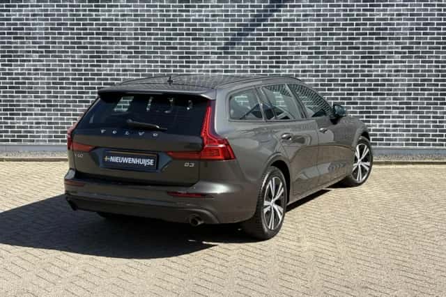 Volvo V60 (2022) thumbnail 6