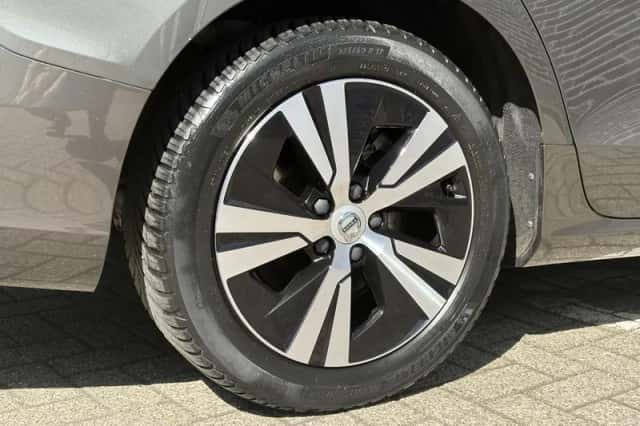 Volvo V60 (2022) thumbnail 7