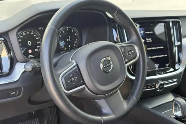 Volvo V60 (2022) thumbnail 9