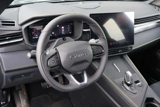 Lynk & Co 01 (2025) thumbnail 12