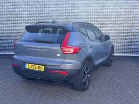 Volvo XC40 thumbnail 3