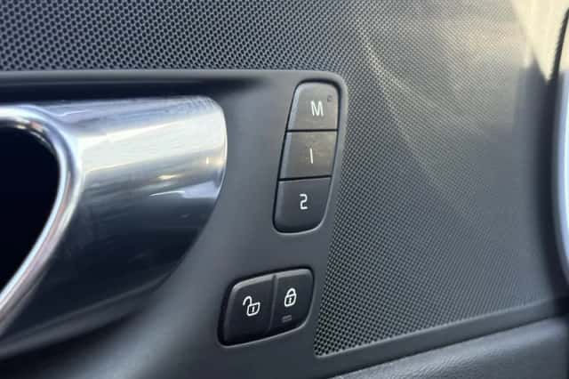 Volvo XC60 (2021) thumbnail 15