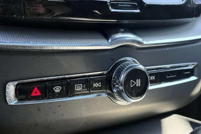 Volvo XC60 (2021) thumbnail 24