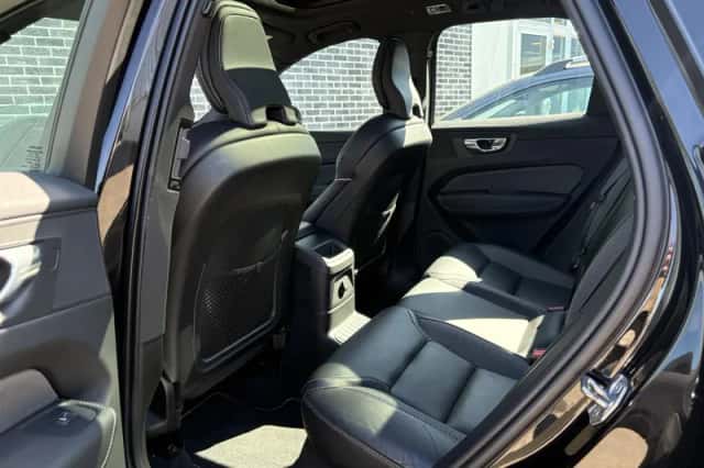 Volvo XC60 (2021) thumbnail 7