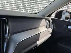 Volvo XC60 thumbnail 10