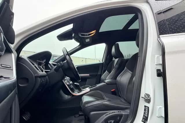 Volvo XC60 (2017) thumbnail 6