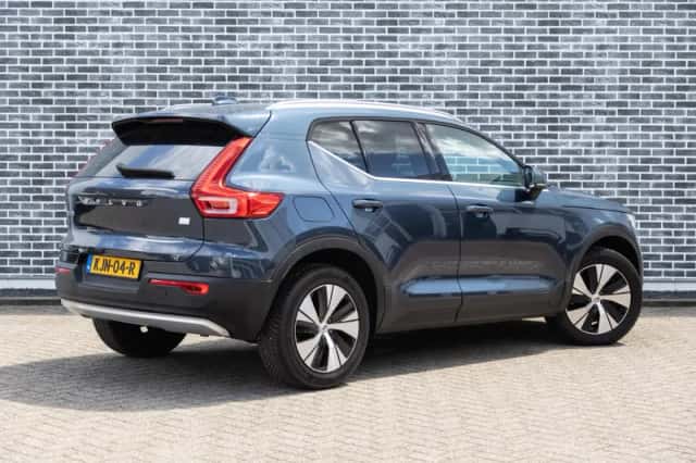 Volvo XC40 (2021) thumbnail 3