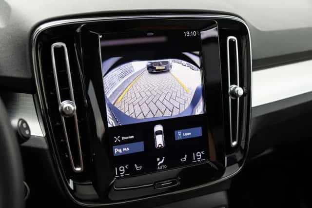 Volvo XC40 (2023) thumbnail 14