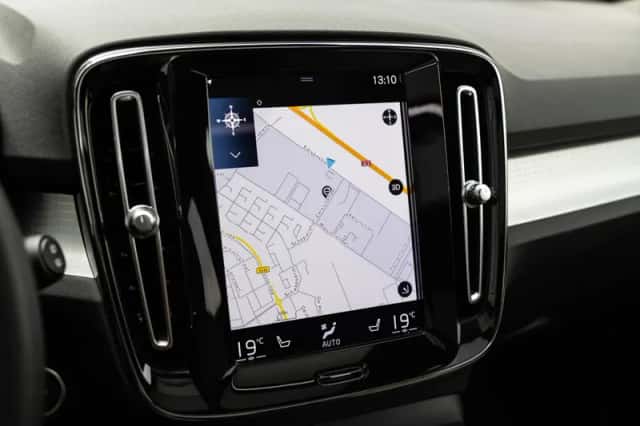 Volvo XC40 (2023) thumbnail 15