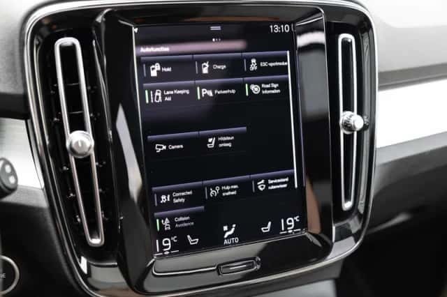 Volvo XC40 (2023) thumbnail 17