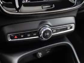 Volvo XC40 thumbnail 18