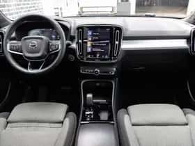 Volvo XC40 thumbnail 3