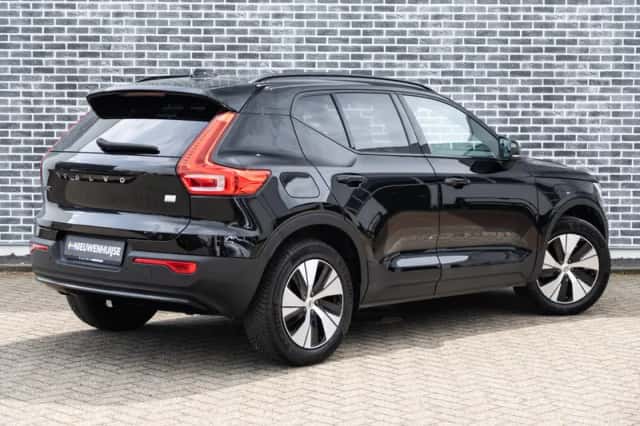 Volvo XC40 (2023) thumbnail 4