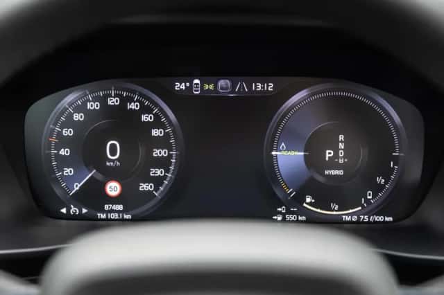 Volvo XC40 (2023) thumbnail 7