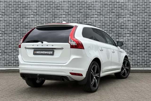 Volvo XC60 (2017) thumbnail 6