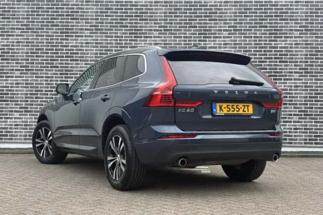Volvo XC60 (2021) thumbnail 4